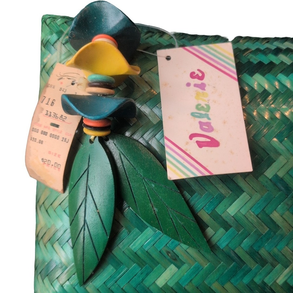 Vintage 1980s Vanessa Green Wicker Clutch With Wooden Bag Charm NWT - Picture 2 of 6
